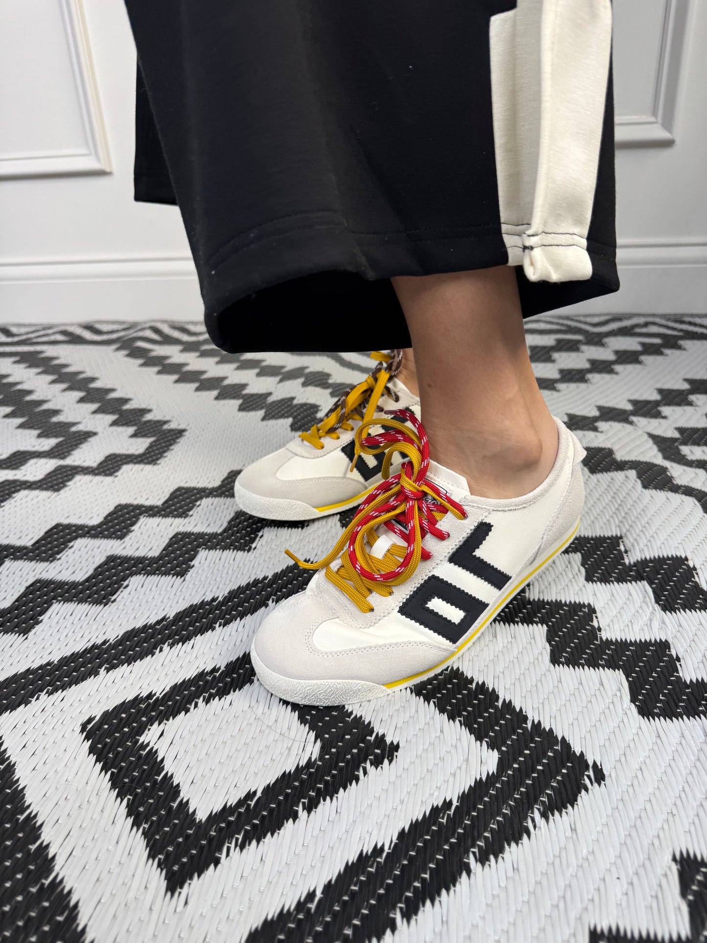 Leon Back 70 Sneakers - White Black