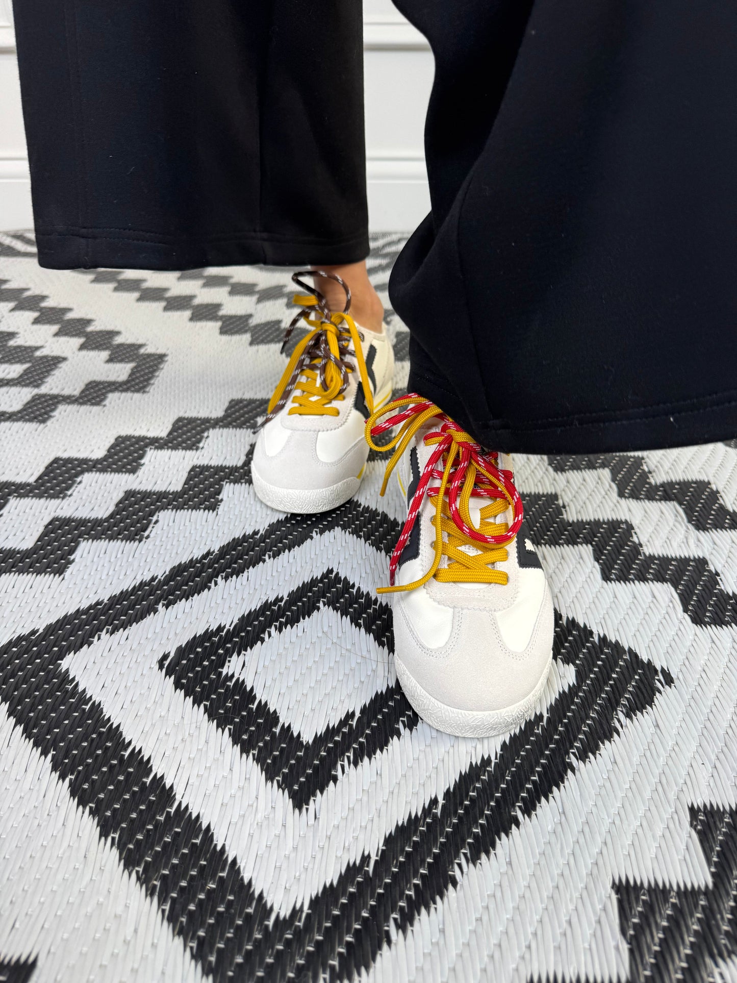 Leon Back 70 Sneakers - White Black