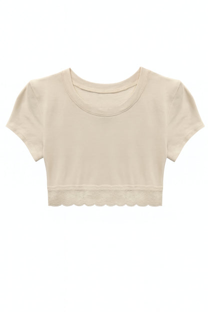 JUNIOR LINDSAY CROPPED LACE TRIM TEE